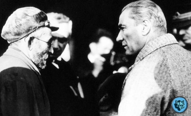 Atatürk'le  Çiftçi... İşte devlet adamı