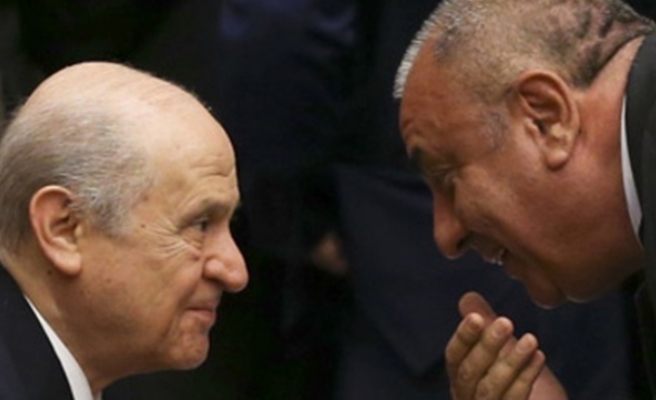 'Kalleş dosttan gözüm yıldı...'