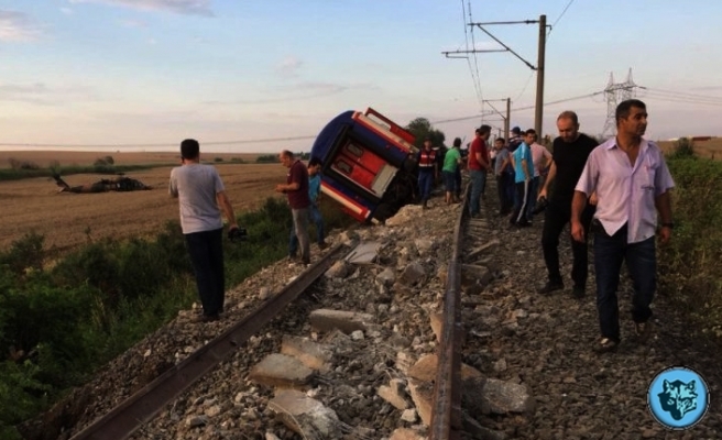 İstifa edecek bir kişi bile yok mu, bir kişi?