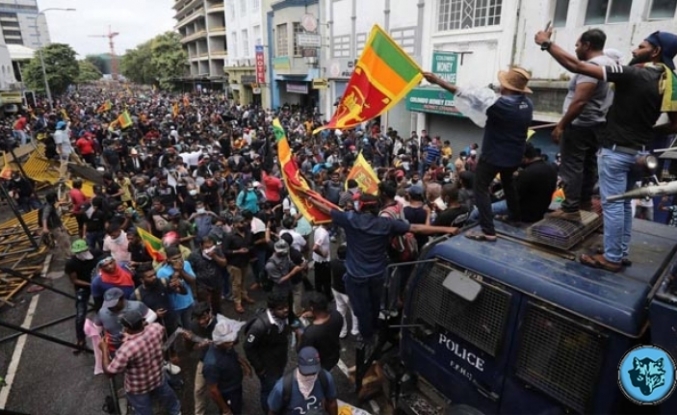 Sri Lanka'da halk ayaklandı