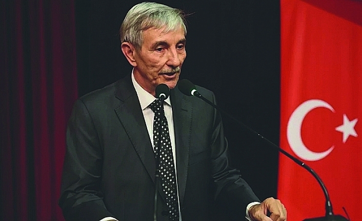 Ancak aptallar inanır!..